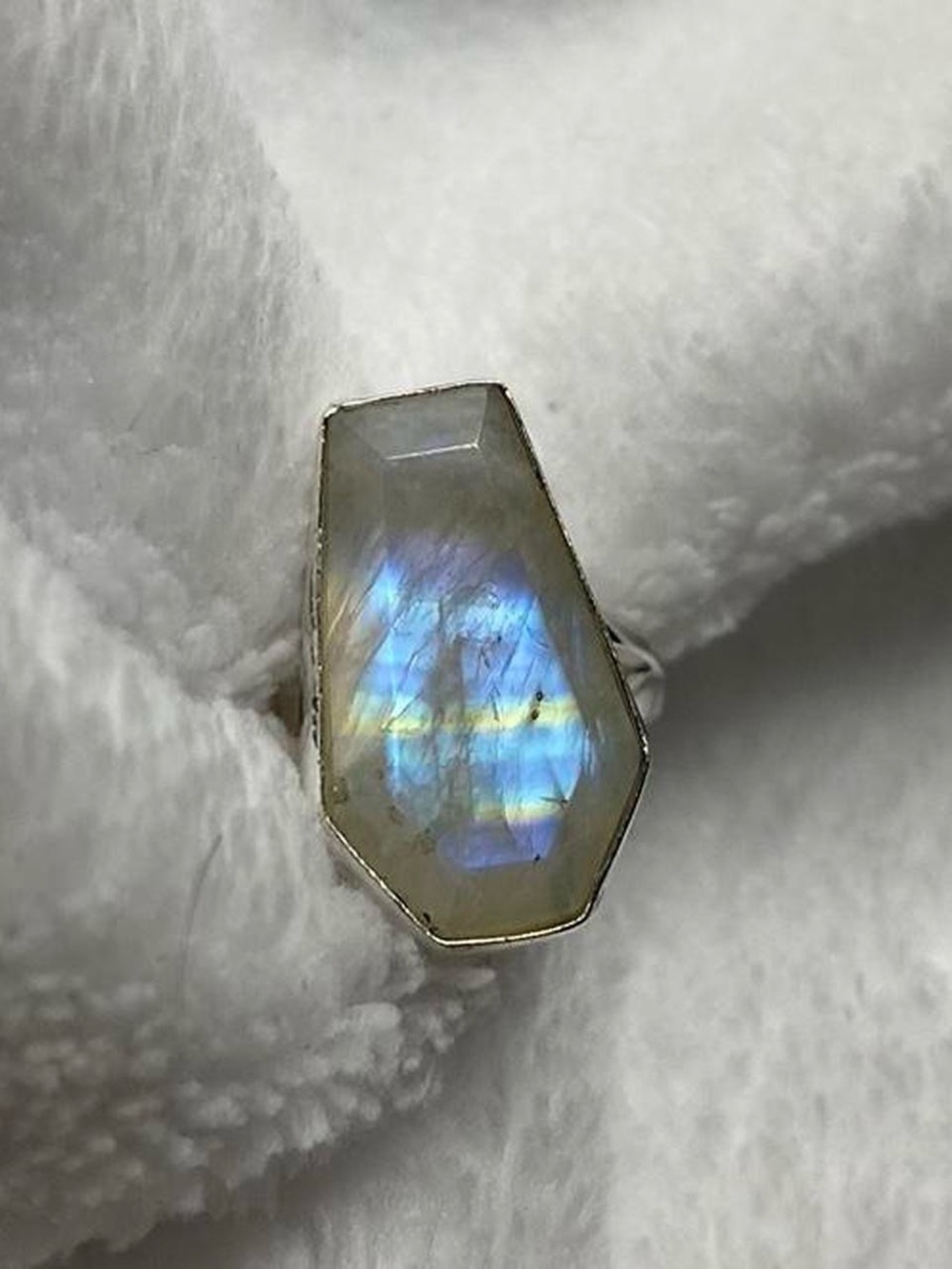 Faceted Rainbow Moonstone 925 Silver Statement Ring in Blue Flash